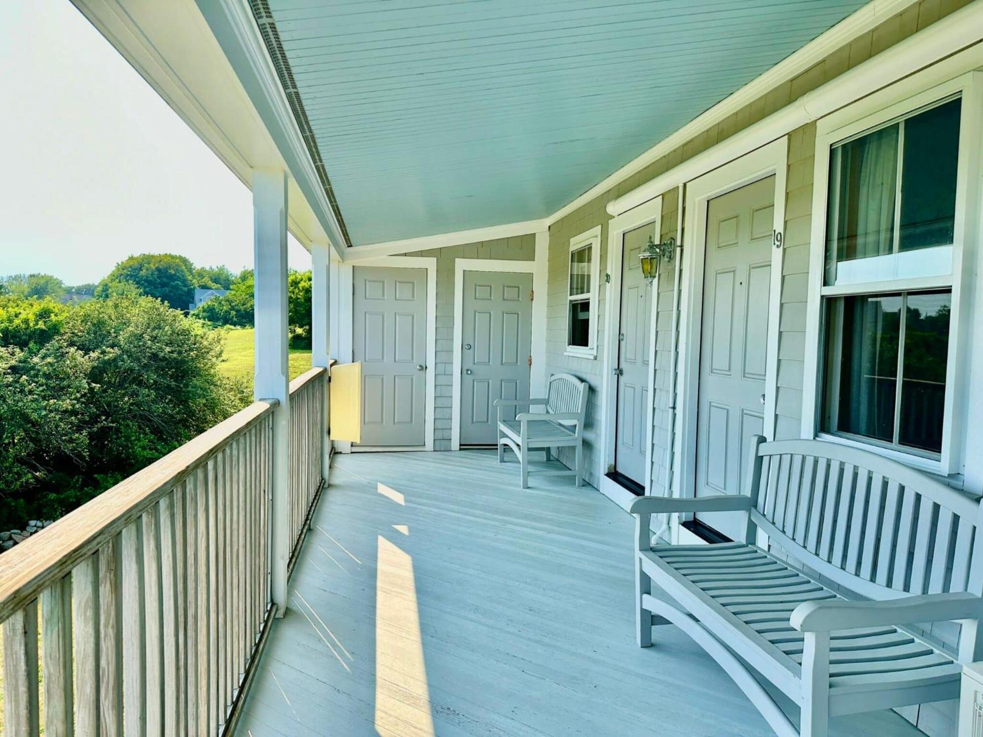 Rose Farm Inn New Shoreham Exterior photo